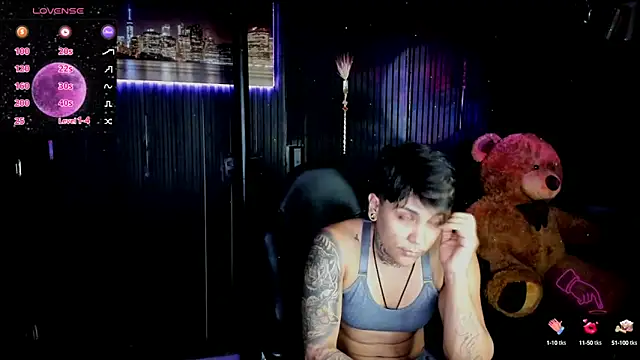 Snapshot of ZhoeStrong chatting on March 12, 2025, 10:39 pm ZhoeStrong online show from March 12, 2025, 10:39 pm