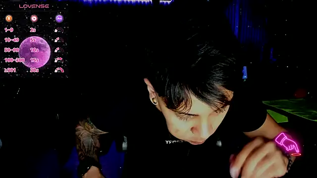 Snapshot of ZhoeStrong chatting on March 22, 2025, 11:09 pm ZhoeStrong online show from March 22, 2025, 11:09 pm