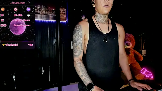 Snapshot of ZhoeStrong chatting on March 23, 2025, 6:05 am ZhoeStrong online show from March 23, 2025, 6:05 am