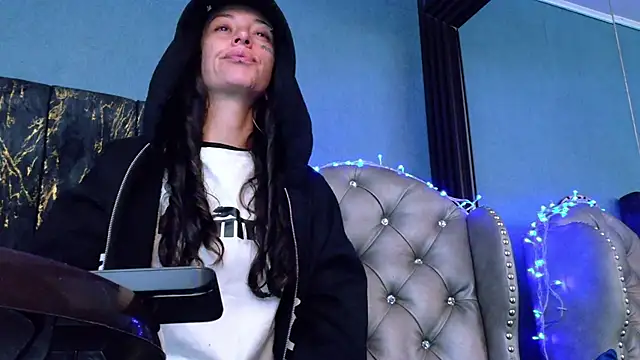 Snapshot of LusstCruella chatting on March 18, 2026, 3:13 pm LusstCruella online show from March 18, 2026, 3:13 pm