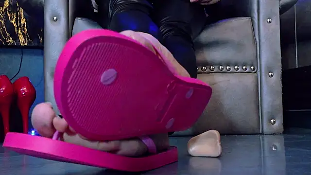 Snapshot of LusstCruella chatting on March 4, 2026, 1:02 am LusstCruella online show from March 4, 2026, 1:02 am