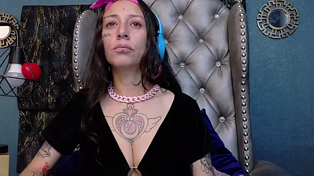 LusstCruella online show from May 1, 2026, 3:06 pm