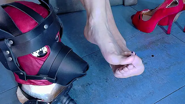 Snapshot of LusstCruella chatting on November 4, 2025, 8:45 pm LusstCruella online show from November 4, 2025, 8:45 pm