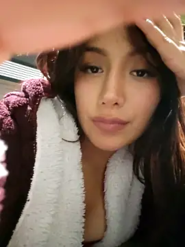 Snapshot of Lau1127 chatting on October 10, 2025, 12:22 am Lau1127 online show from October 10, 2025, 12:22 am