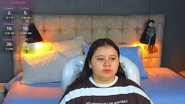 Snapshot of Laia_and_Aloby chatting on October 20, 2025, 10:21 pm Laia and Aloby online show from October 20, 2025, 10:21 pm