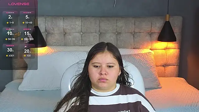 Snapshot of Laia_and_Aloby chatting on November 14, 2025, 10:24 pm Laia and Aloby online show from November 14, 2025, 10:24 pm