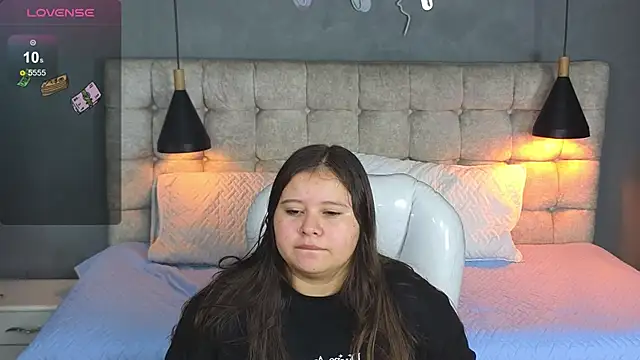 Snapshot of Laia_and_Aloby chatting on November 15, 2025, 9:52 pm Laia and Aloby online show from November 15, 2025, 9:52 pm