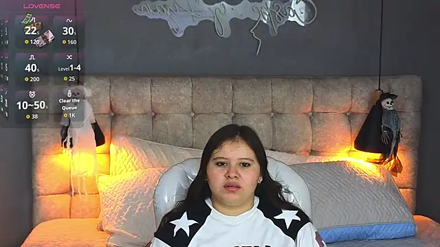 Snapshot of Laia_and_Aloby chatting on October 22, 2025, 10:08 pm Laia and Aloby online show from October 22, 2025, 10:08 pm