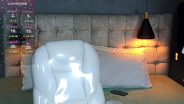 Snapshot of Laia_and_Aloby chatting on November 10, 2025, 10:15 pm Laia and Aloby online show from November 10, 2025, 10:15 pm