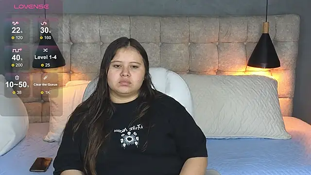 Snapshot of Laia_and_Aloby chatting on November 29, 2025, 10:21 pm Laia and Aloby online show from November 29, 2025, 10:21 pm