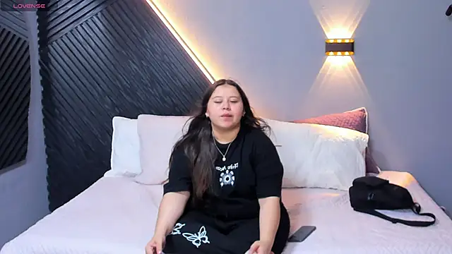 Laia and Aloby online show from March 11, 2026, 10:15 pm