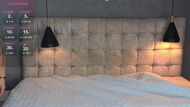 Snapshot of Laia_and_Aloby chatting on November 26, 2025, 10:10 pm Laia and Aloby online show from November 26, 2025, 10:10 pm