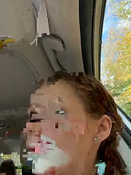 Snapshot of MizMichelle98 chatting on October 21, 2025, 6:29 pm MizMichelle98 online show from October 21, 2025, 6:29 pm