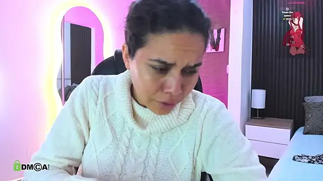 natasha  jackson online show from November 20, 2025, 12:39 pm