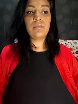 Snapshot of AmyCubes chatting on November 3, 2025, 7:24 am AmyCubes online show from November 3, 2025, 7:24 am