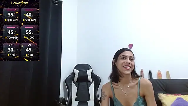 Snapshot of Kiara-Rider chatting on December 3, 2025, 3:40 am Kiara-Rider online show from December 3, 2025, 3:40 am