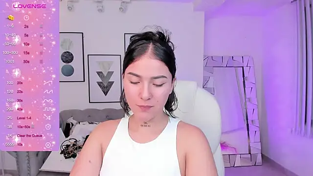 kendaall jenner  online show from January 20, 2025, 4:10 am