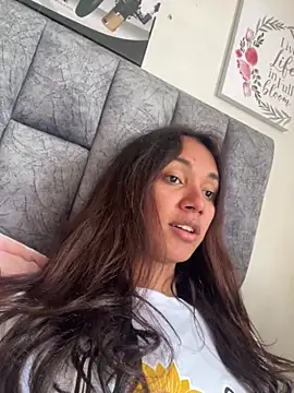 Snapshot of Nikol_Rang__ chatting on December 5, 2025, 7:01 pm Nikol Rang online show from December 5, 2025, 7:01 pm