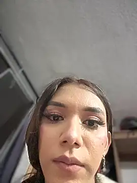 Snapshot of Nikol_Rang__ chatting on October 22, 2025, 12:54 am Nikol Rang online show from October 22, 2025, 12:54 am