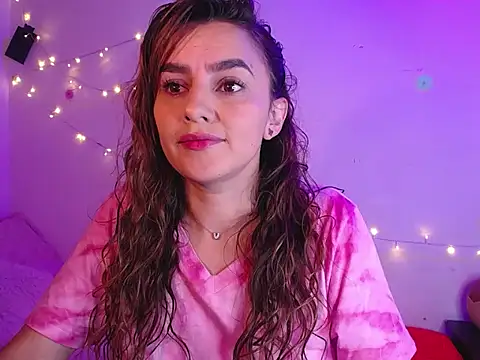 Lu perez online show from November 10, 2025, 6:13 pm