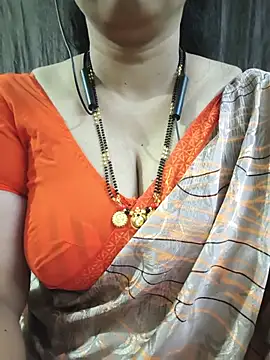Snapshot of bhuvana555 chatting on July 3, 2026, 5:52 pm bhuvana555 online show from July 3, 2026, 5:52 pm
