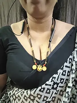 Snapshot of bhuvana555 chatting on July 4, 2026, 5:39 pm bhuvana555 online show from July 4, 2026, 5:39 pm