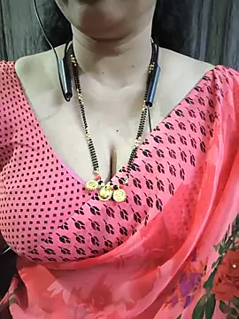 Snapshot of bhuvana555 chatting on June 17, 2026, 5:23 pm bhuvana555 online show from June 17, 2026, 5:23 pm