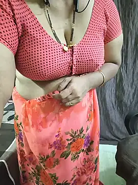 Snapshot of bhuvana555 chatting on August 4, 2026, 5:06 pm bhuvana555 online show from August 4, 2026, 5:06 pm