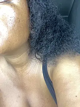 Snapshot of MayaPassion chatting on November 26, 2025, 7:36 pm MayaPassion online show from November 26, 2025, 7:36 pm