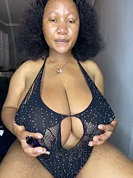 Snapshot of MayaPassion chatting on November 14, 2025, 6:44 pm MayaPassion online show from November 14, 2025, 6:44 pm