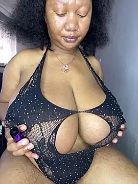 Snapshot of MayaPassion chatting on November 16, 2025, 5:12 am MayaPassion online show from November 16, 2025, 5:12 am