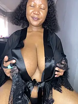 Snapshot of MayaPassion chatting on December 4, 2025, 1:10 pm MayaPassion online show from December 4, 2025, 1:10 pm