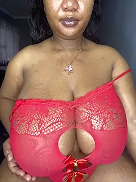 Snapshot of MayaPassion chatting on October 29, 2025, 4:22 am MayaPassion online show from October 29, 2025, 4:22 am