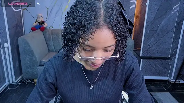 Snapshot of Violeth_b chatting on May 20, 2026, 1:08 pm Violeth b online show from May 20, 2026, 1:08 pm