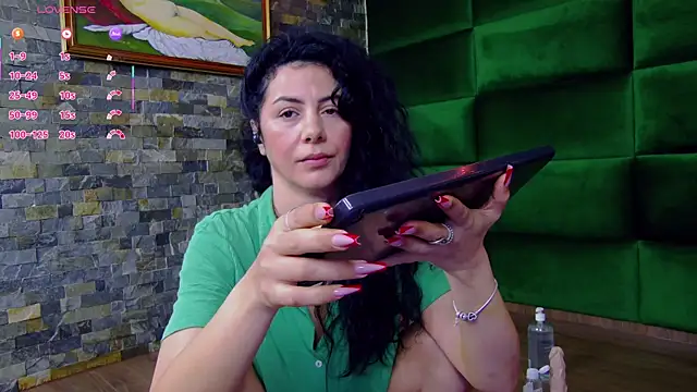 Snapshot of SelenSummer chatting on June 6, 2026, 4:07 am SelenSummer online show from June 6, 2026, 4:07 am