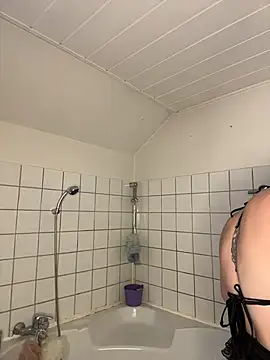 elina may online show from January 14, 2026, 8:40 am