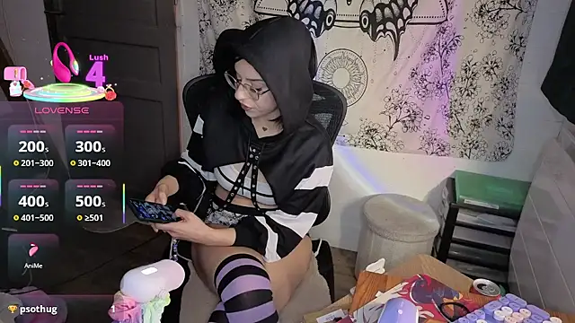 LisandreLaVenale online show from February 12, 2026, 10:20 pm