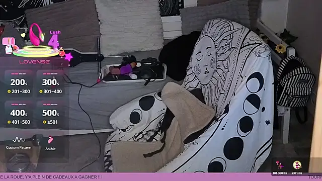 LisandreLaVenale online show from November 10, 2025, 9:42 pm