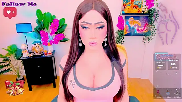 Snapshot of TwittyGirL9inch_exotic chatting on November 23, 2025, 2:10 am TwittyGirL9inch exotic online show from November 23, 2025, 2:10 am