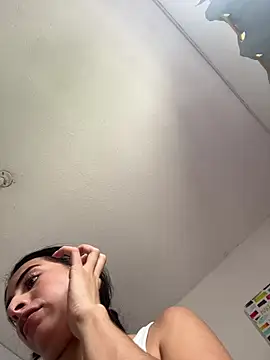 IssabellaLopez online show from May 20, 2026, 4:48 pm