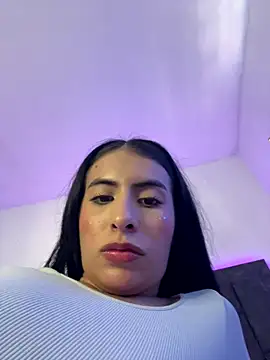 Snapshot of IssabellaLopez chatting on October 29, 2025, 3:00 pm IssabellaLopez online show from October 29, 2025, 3:00 pm