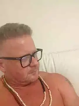 Snapshot of swingr chatting on December 21, 2024, 2:19 am swingr online show from December 21, 2024, 2:19 am