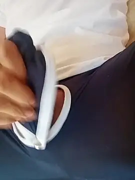 Snapshot of El_baby12 chatting on November 19, 2025, 9:42 am El baby12 online show from November 19, 2025, 9:42 am