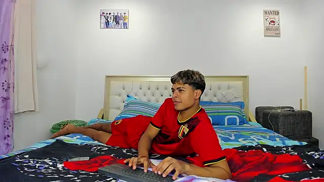 Snapshot of dafnezahiraa_ chatting on January 4, 2025, 3:18 am dafnezahiraa online show from January 4, 2025, 3:18 am