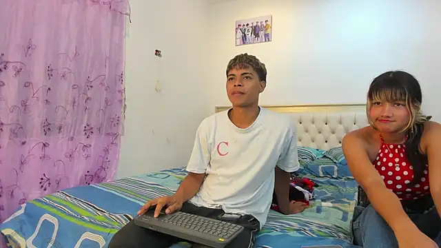 Snapshot of dafnezahiraa_ chatting on March 5, 2025, 4:56 am dafnezahiraa online show from March 5, 2025, 4:56 am