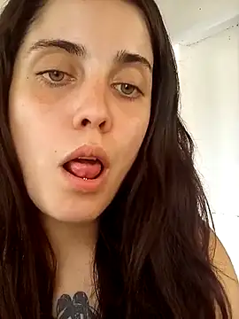 Snapshot of lucylovles chatting on January 28, 2025, 2:10 pm lucylovles online show from January 28, 2025, 2:10 pm