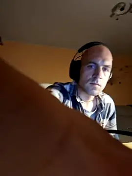 Snapshot of Kulokas chatting on September 15, 2025, 7:58 pm Kulokas online show from September 15, 2025, 7:58 pm