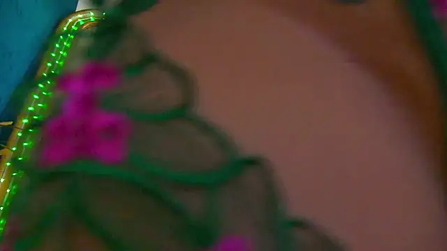 Foxxxy MILF online show from June 8, 2026, 3:51 am