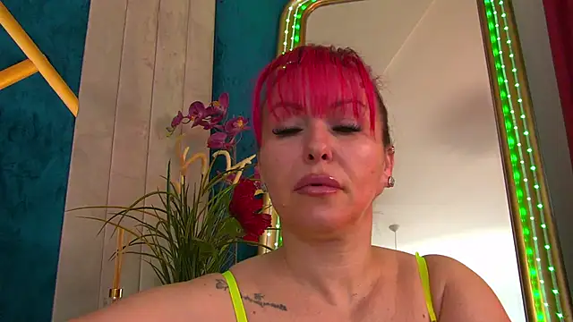 Foxxxy MILF online show from May 8, 2026, 3:54 am