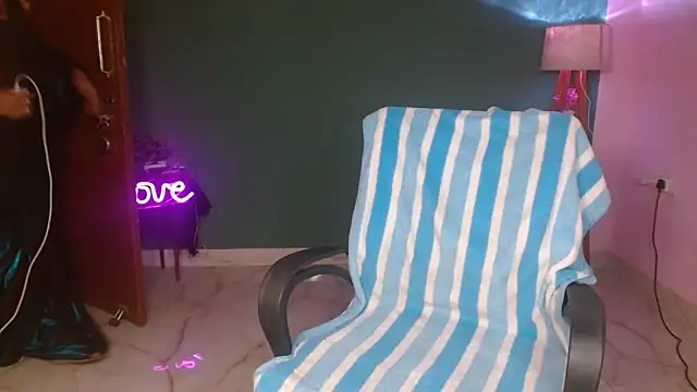 Naughty Ayesha1 online show from February 1, 2026, 4:16 pm